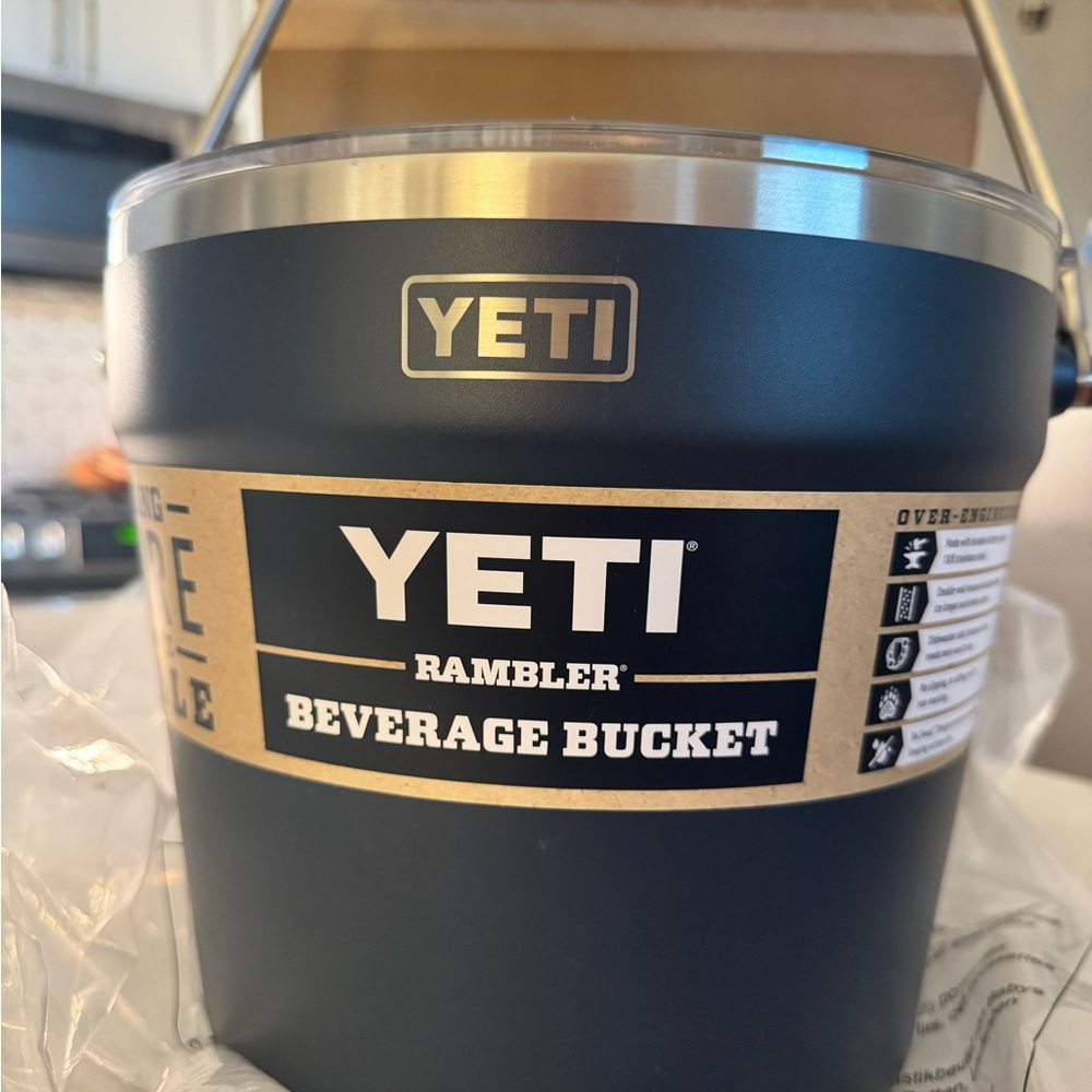 YETI Rambler Beverage Bucket